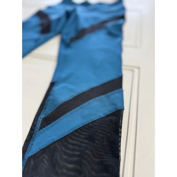 Z by Zella Capri Cropped Leggings Women's Size XS Extra Small Blue Mesh Trim - Picture 2 of 5